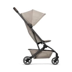 Joolz Aer+ Lovely Taupe Buggy Inkl. Transporttasche 7 Joolz Aer+ Lovely Taupe Buggy Inkl. Transporttasche -Geschäft Für Babyprodukte joolz aer seat side view lovely taupe